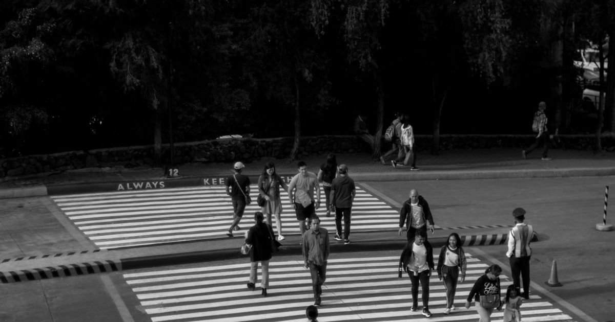 AI Prompt for Auto-Generating GIF Memes from Video Clips