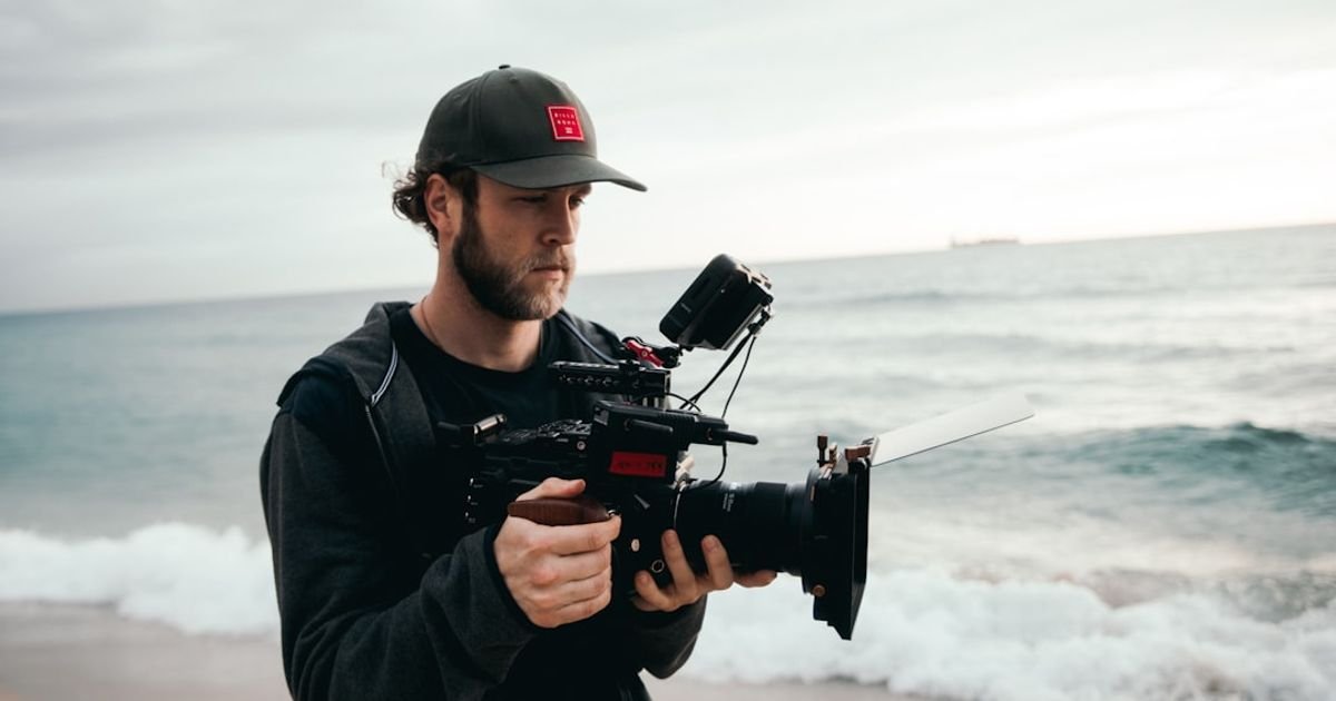 AI Prompt for Creating Cinematic Video Intros Automatically