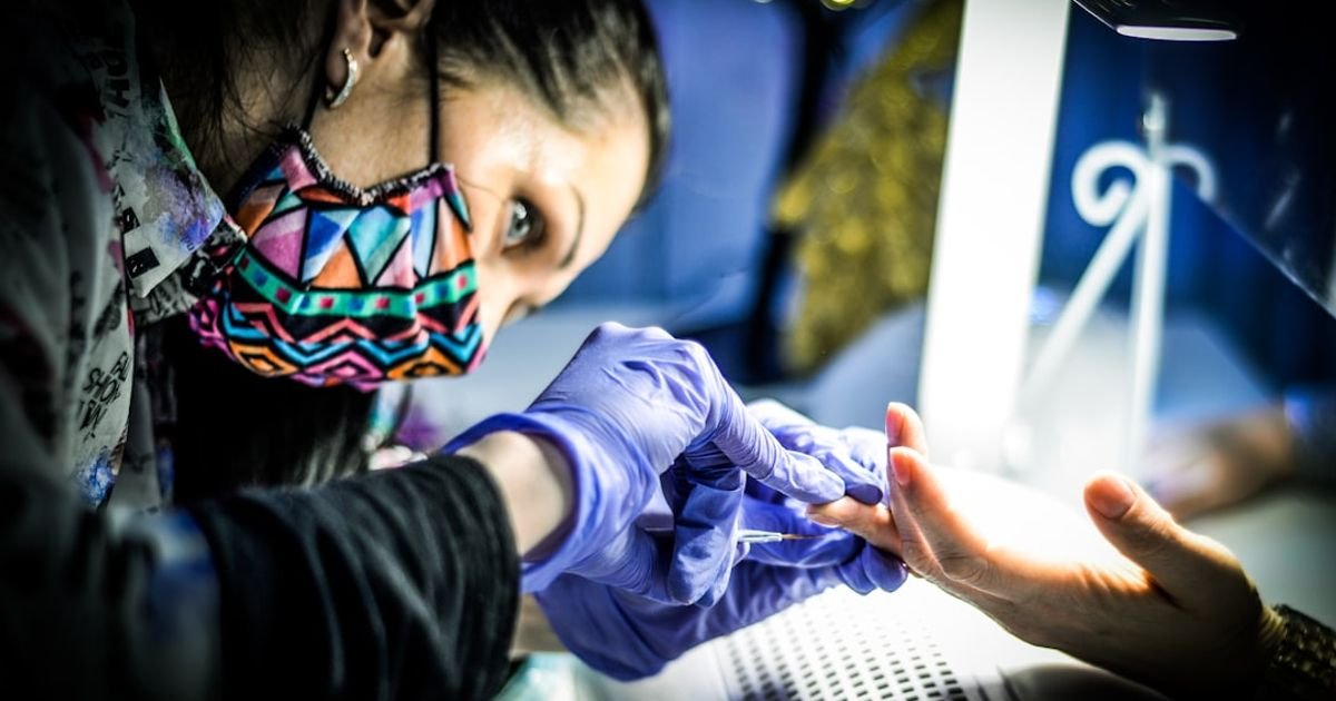 AI Prompt for Early Detection of Epidemic Outbreaks Based on Data Trends