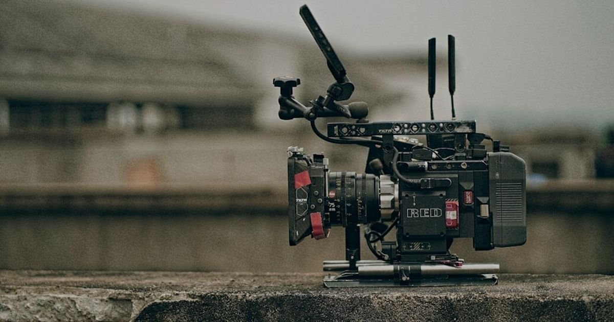 AI Prompt for Generating Movie Scripts Based on Genre and Theme