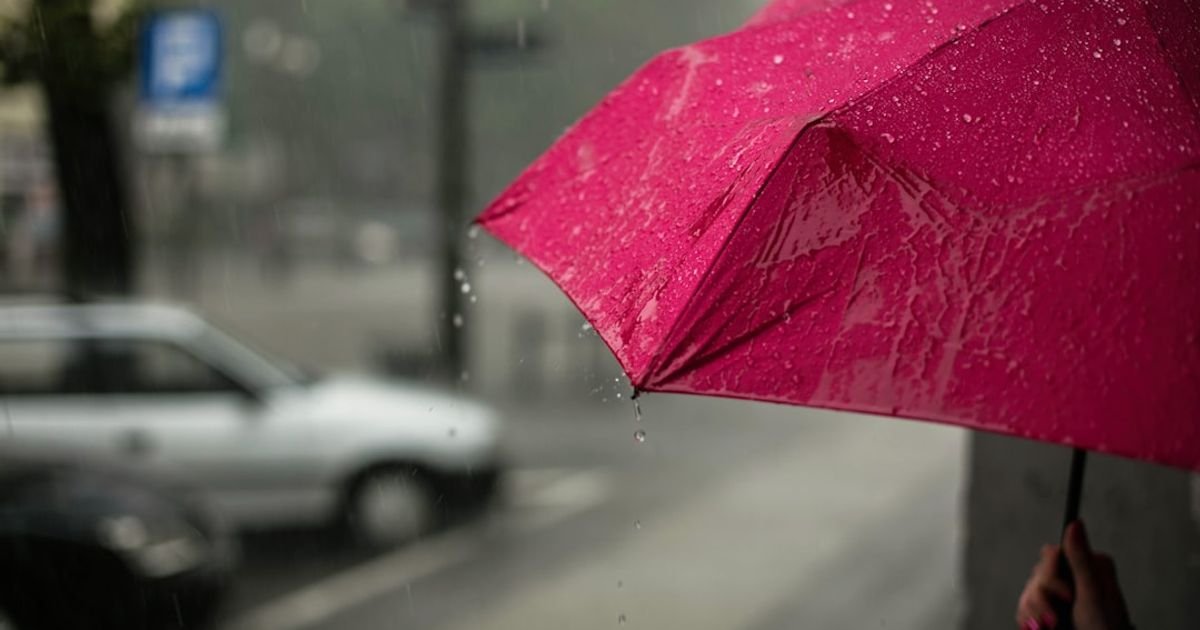 AI Prompt for Predicting Delays Based on Weather, Traffic, and Past Data
