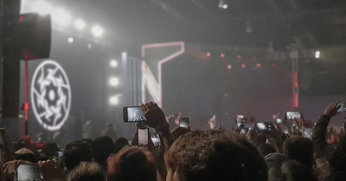 AI Prompt for Real-Time Face Recognition in Live Entertainment Shows