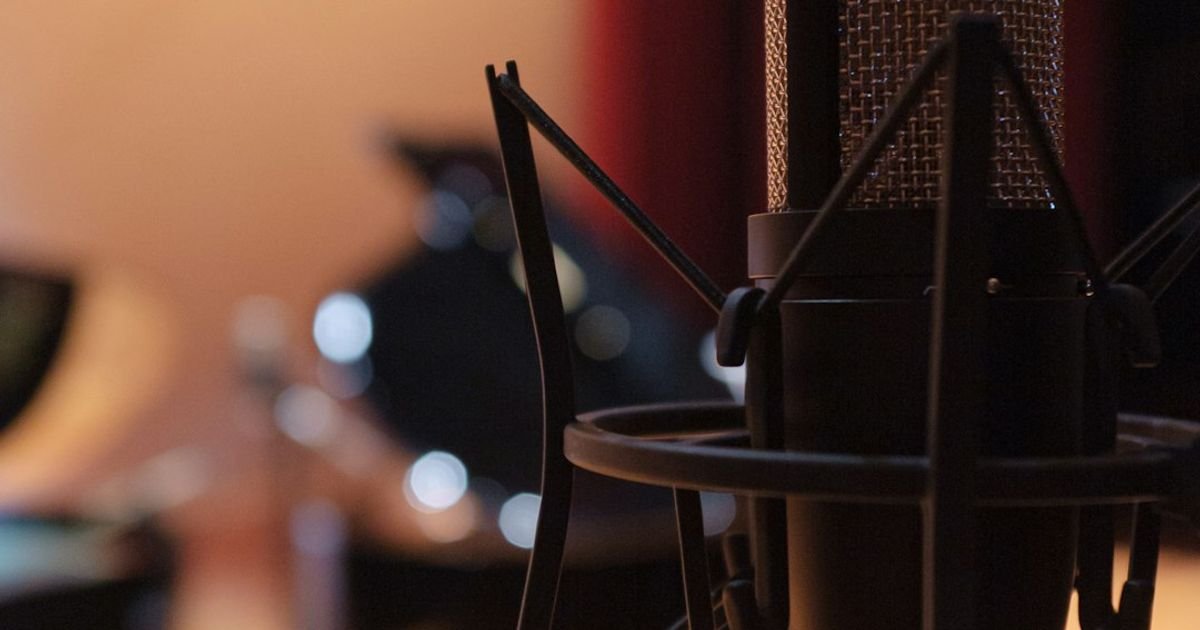 AI Prompt for Synthesizing Celebrity Voice for Audiobooks