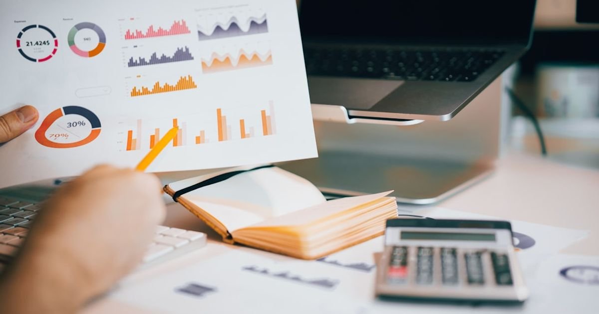 AI Prompt for Tracking and Analyzing Tax Law Changes for Financial Planning