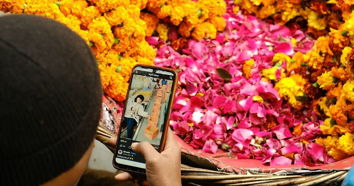 ChatGPT Prompt for Creating Navratri Social Media Captions