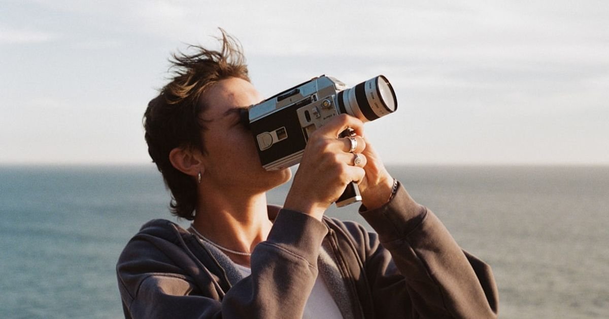 ChatGPT Prompt for Visual Style Recommendations for Video Branding