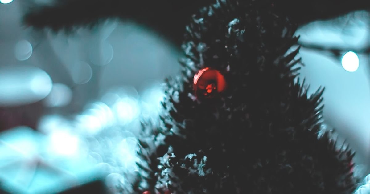 Christmas cinematic video prompt Veo