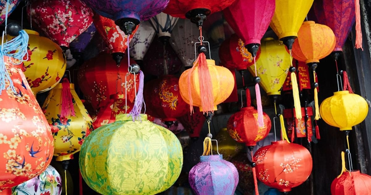 Create a cross-border trade prompt for exporting festival merchandise