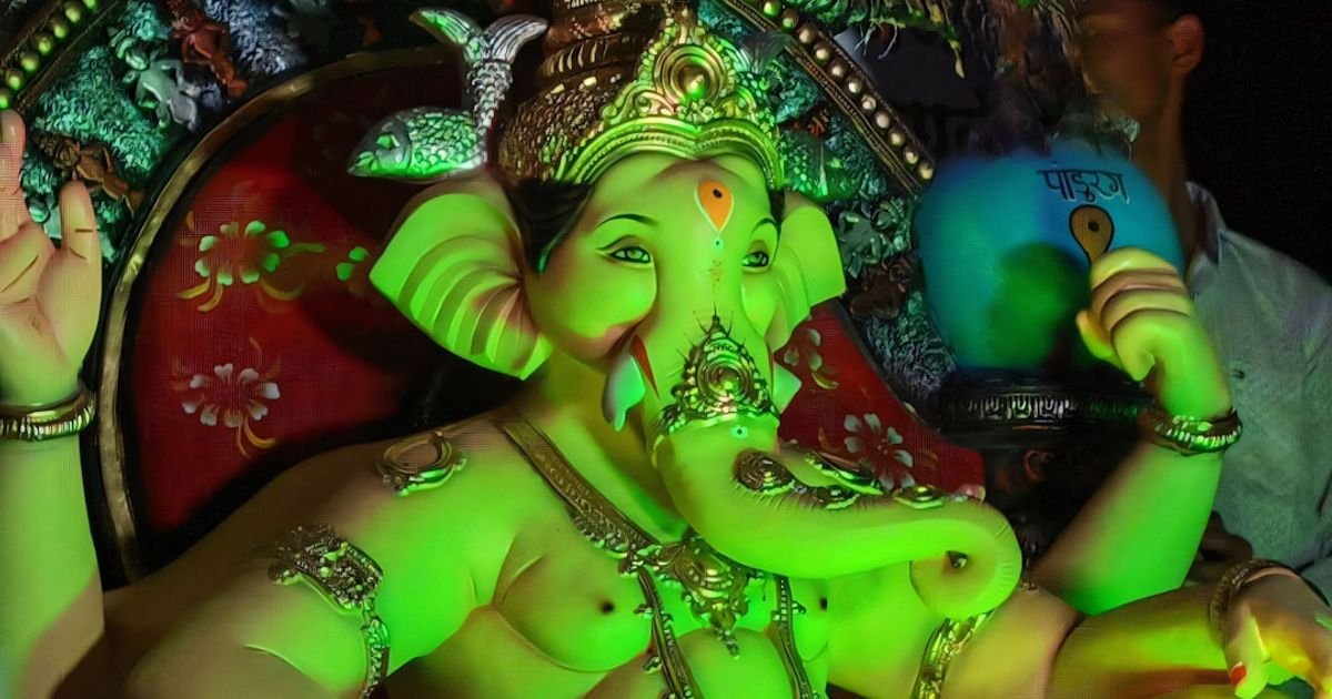 Diwali Prompt for Creating Cinematic YouTube Video Intros