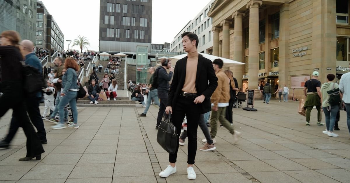 Fashion runway video prompt ChatGPT