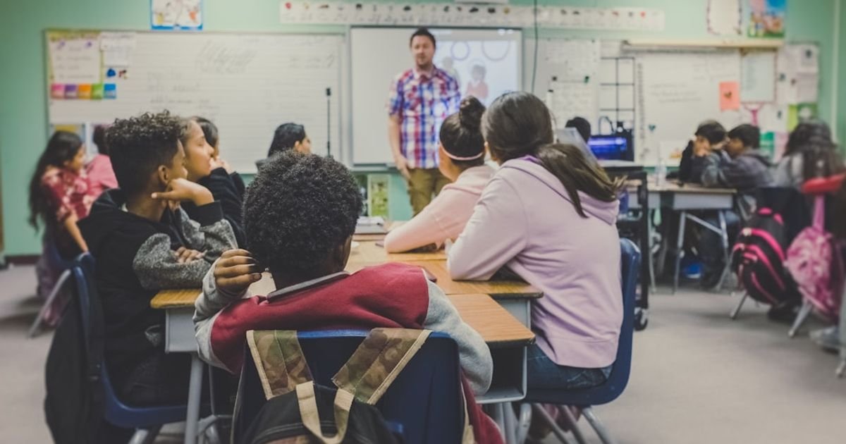Gemini Prompt for Developing a Smart Classroom App