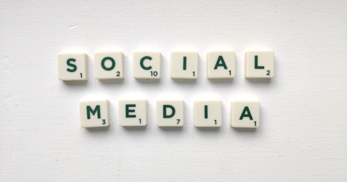 Gemini Prompt for Developing a Social Media Microblogging App