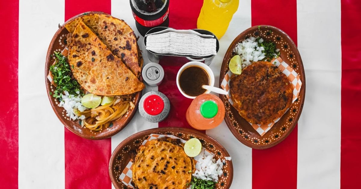 Generate a business pitch prompt for Ramadan food delivery services