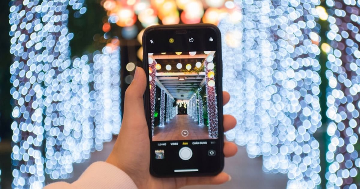 Generate a productivity app prompt with worldwide holiday planners