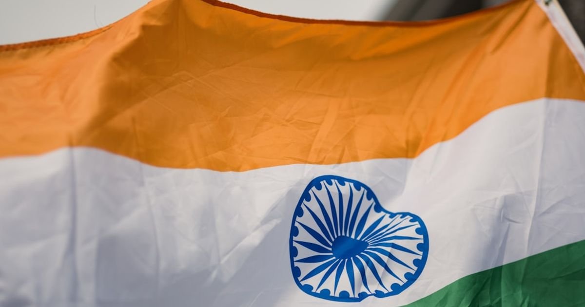 Hindi Sentiment Analysis Prompt for Social Media Comments