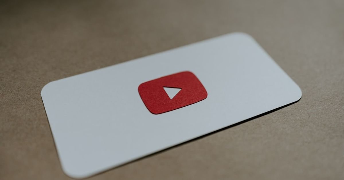 Prompt engineering for youtube creators