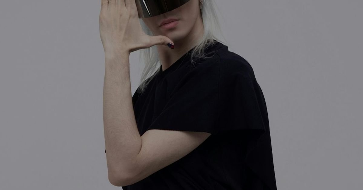 Veo Prompt for Futuristic Animated AR/VR Social Content