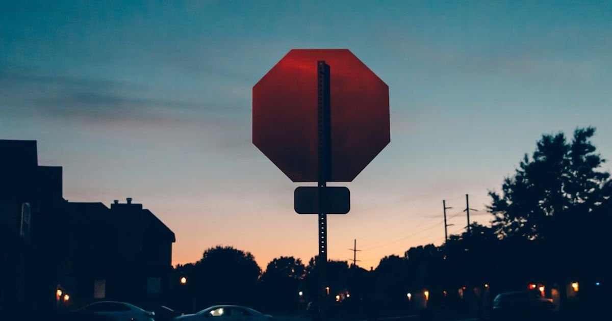 Veo Prompt for Generating Stop-Scroll Instagram Ads