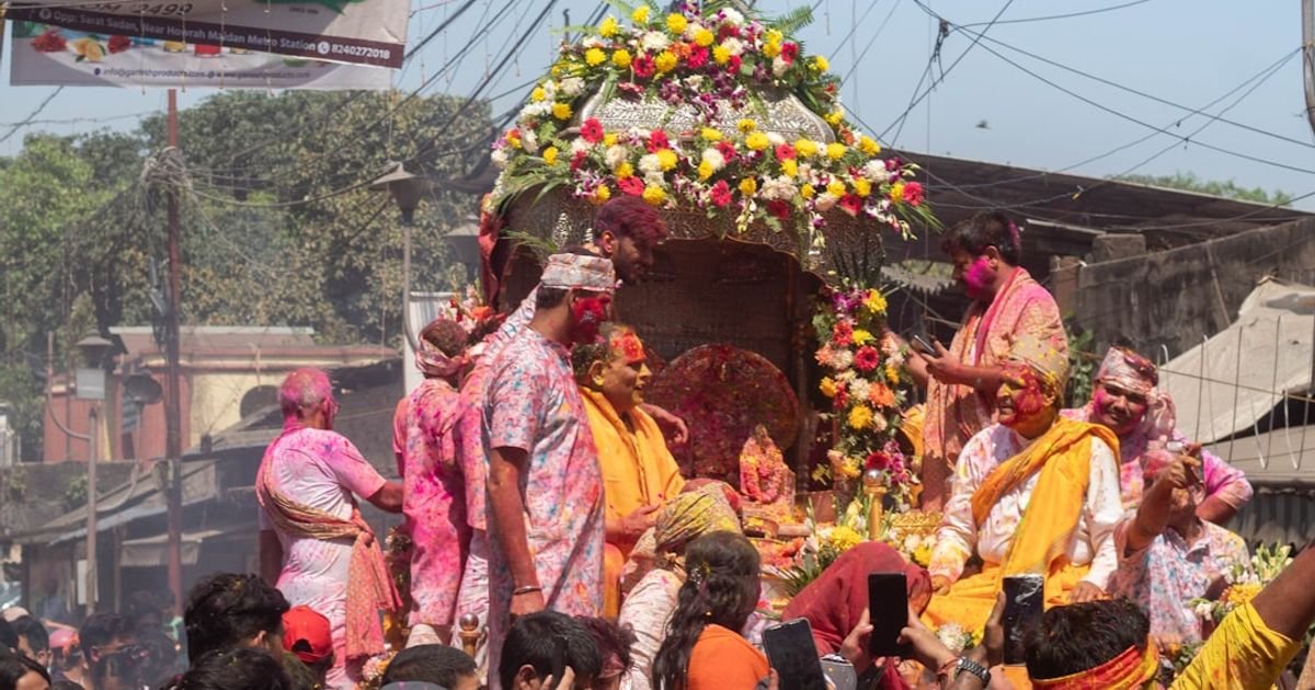 Veo Prompt for Making a Navratri Dandiya Celebration Reel