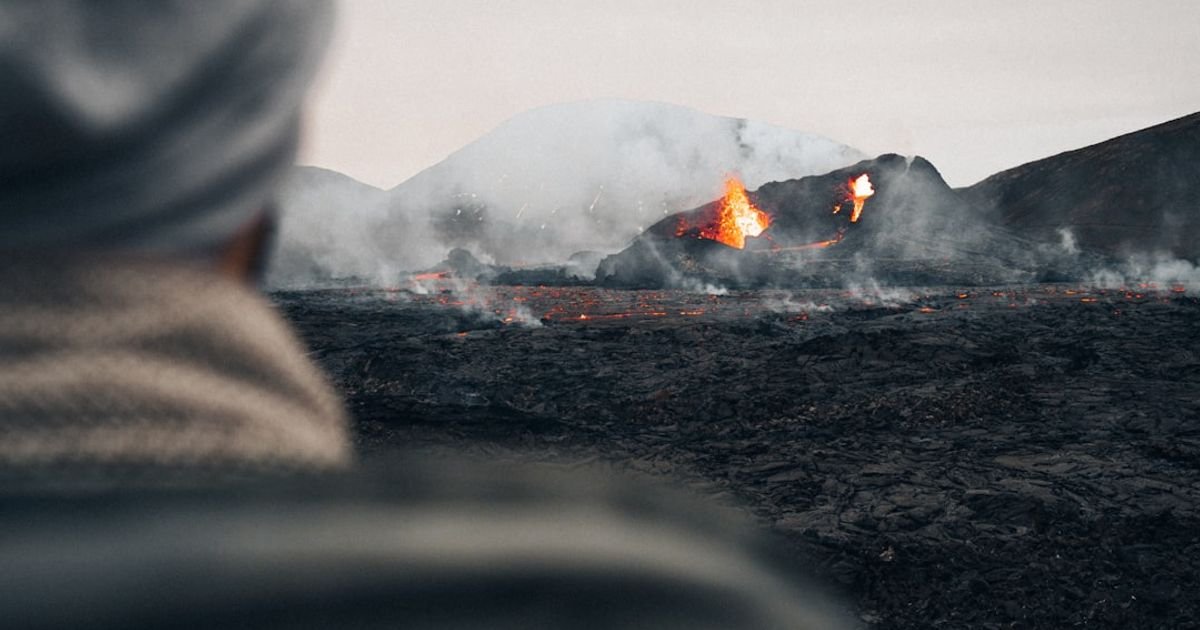 Battlefield Smoke and Fire Embers VFX Prompt