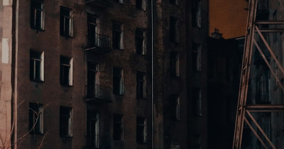 City Destruction Aftermath VFX Prompt