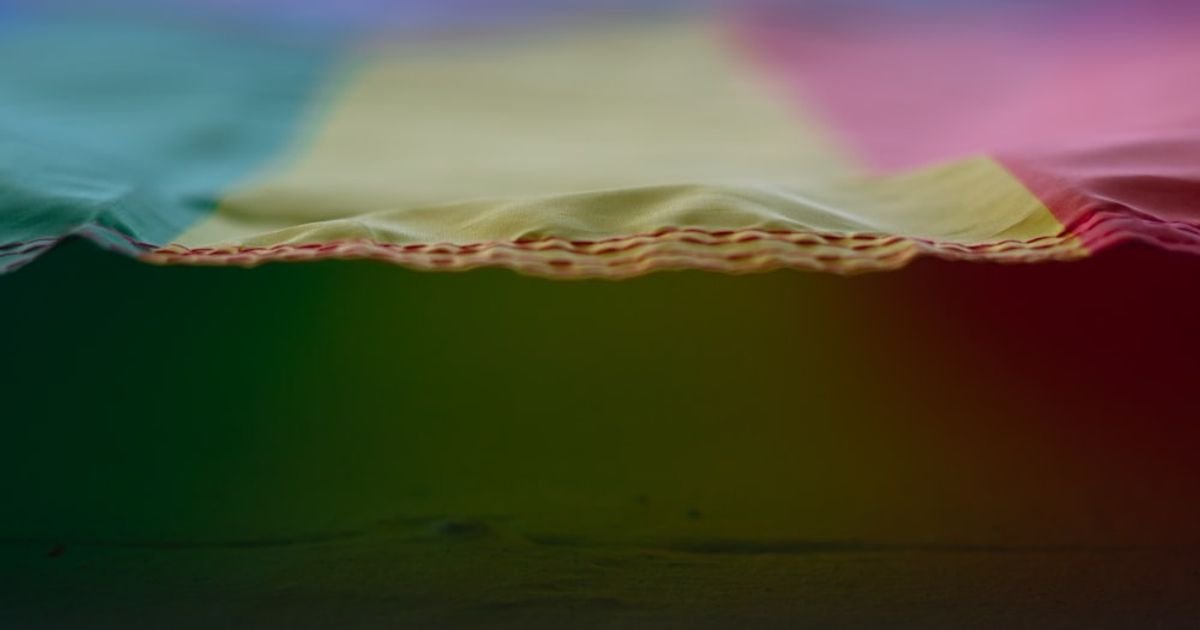 Color Warp Transition VFX Prompt