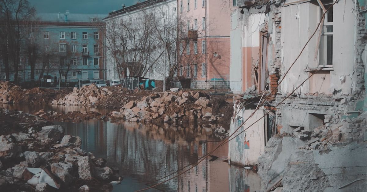 Earthquake Crack Simulation VFX Prompt