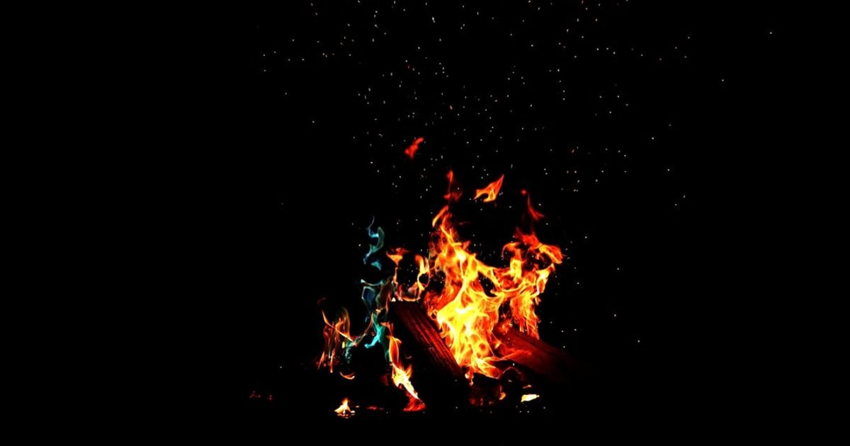 Fire Fade Scene Transition VFX Prompt
