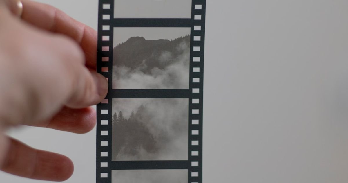 Glitch Data Transition VFX Prompt