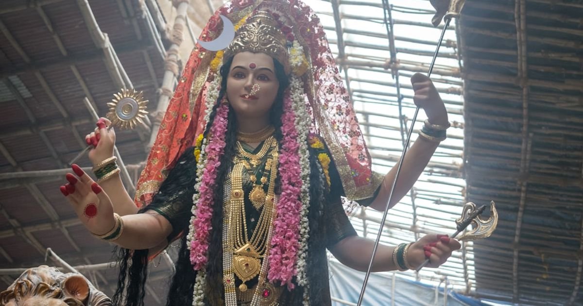 Indian Gods Aesthetic Carousel Veo Prompt