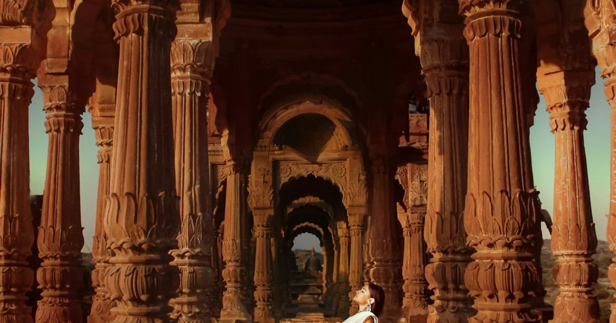 Krishna Sudarshan Chakra Spin VFX Prompt