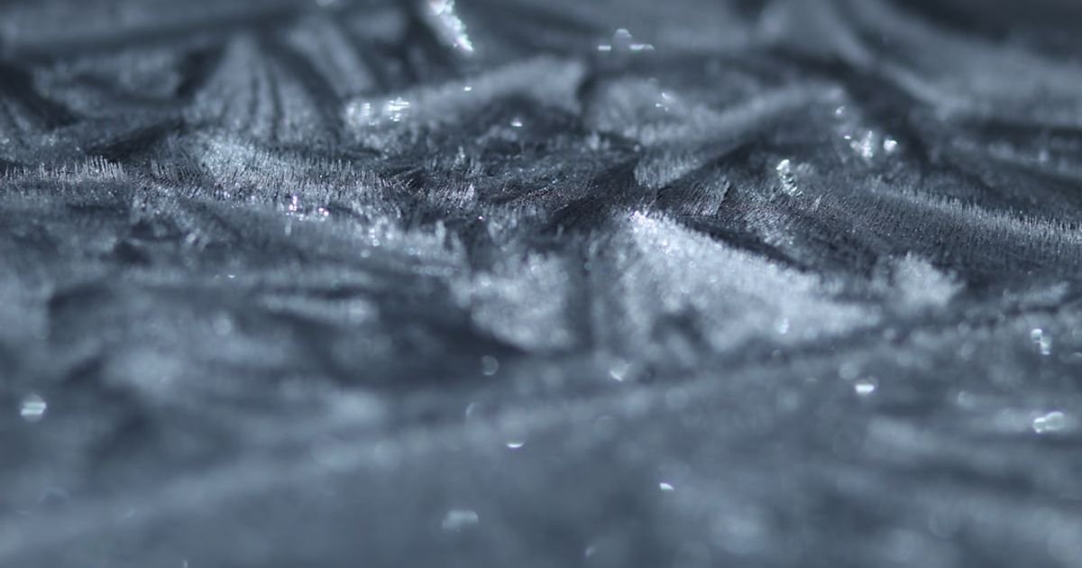 Liquid Metal Flow VFX Prompt