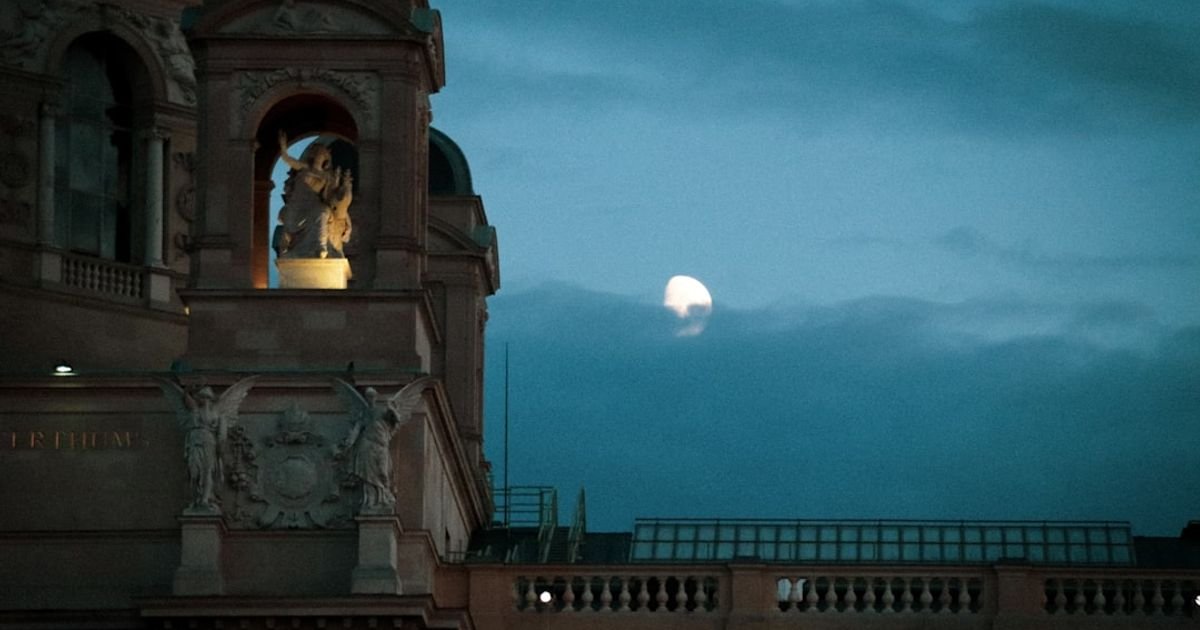 Lord Shiva Cinematic Video Prompt Veo