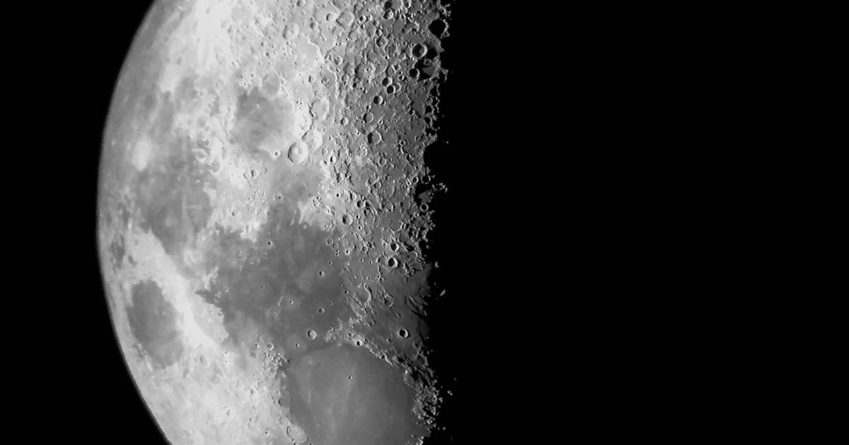 Lunar Odyssey: Voyage to the Moon Colony