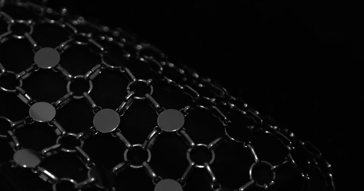 Nanobot Swarm VFX Prompt