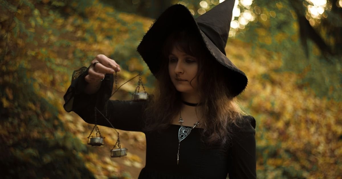 Prompt for Creating Witchcraft Ritual Scripts
