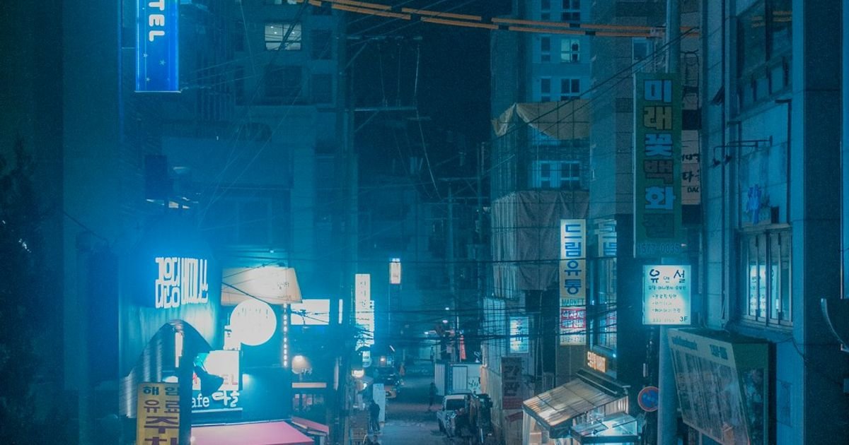 Robot City at Night VEO 3 Prompt
