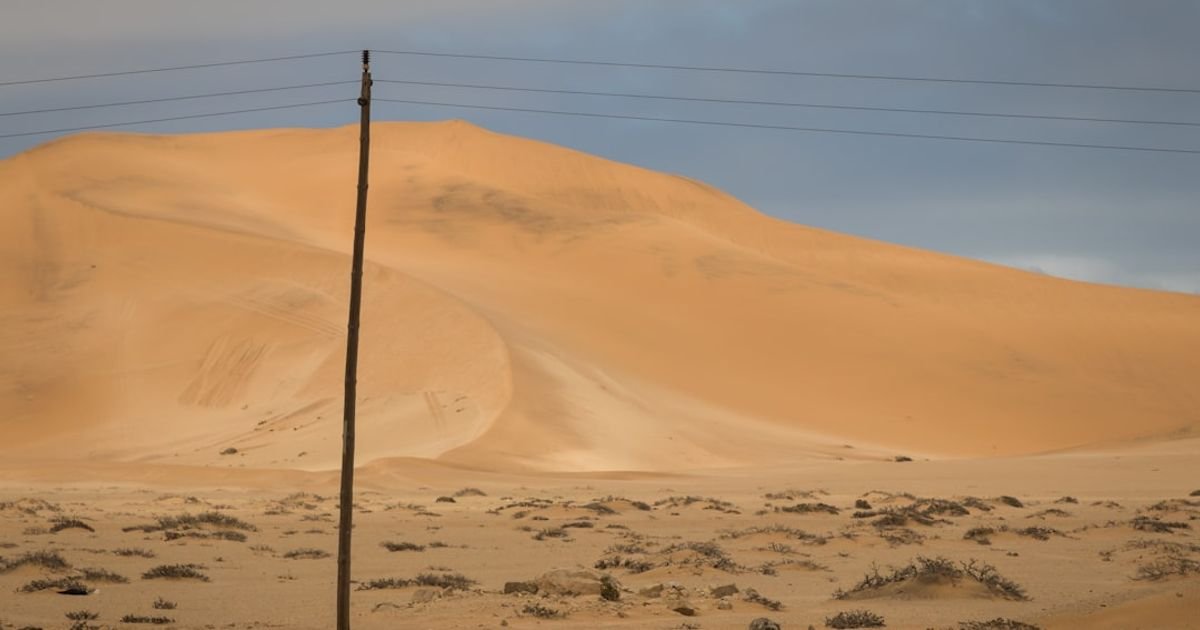 Sand Dunes Wind Trail VFX Prompt