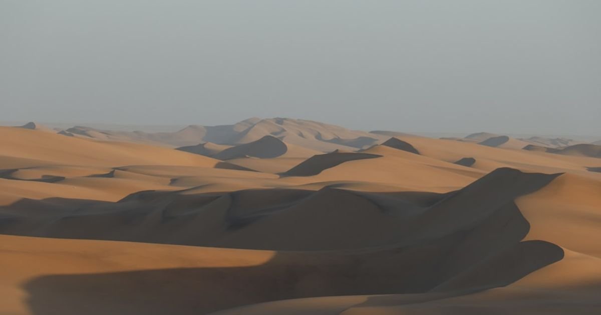 Sandstorm Desert VFX Prompt