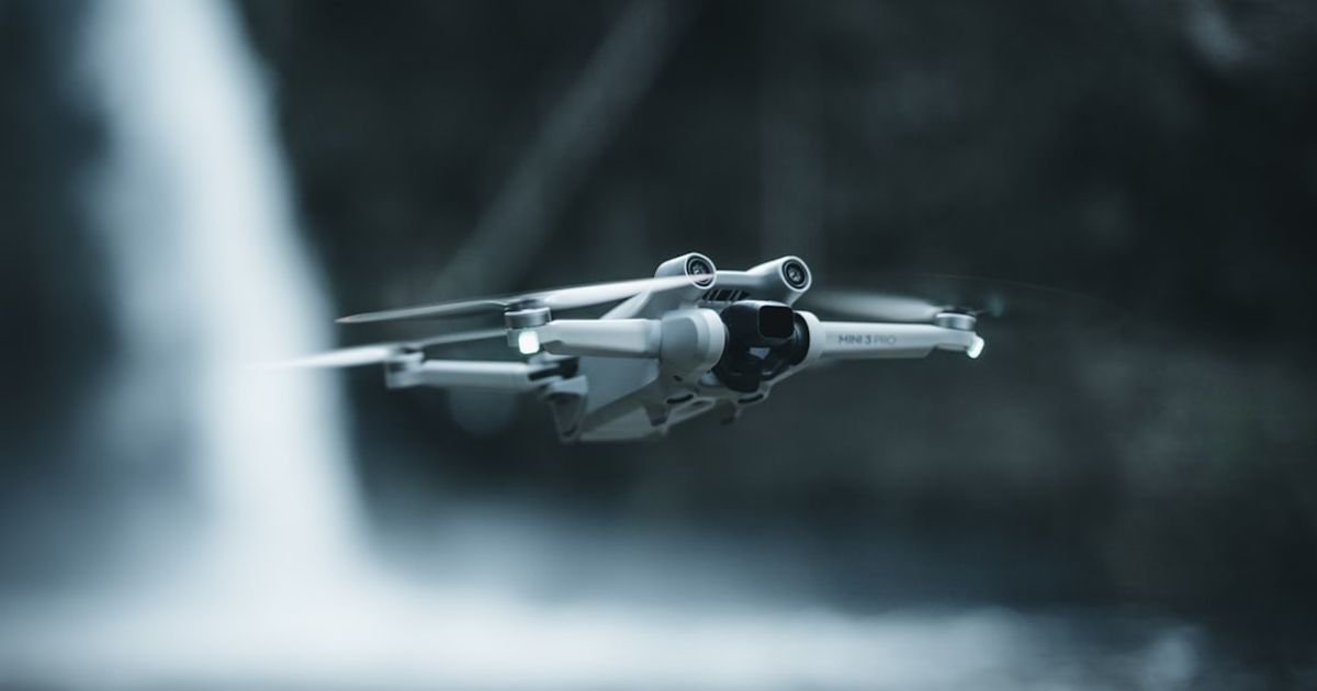 Sci-Fi Spaceship Battle VFX Prompt
