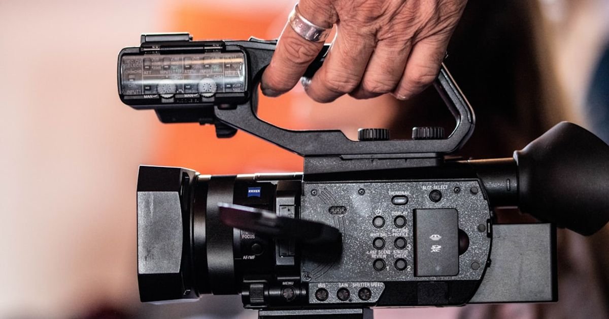 Slow Motion Soap Cutting ASMR VFX Prompt