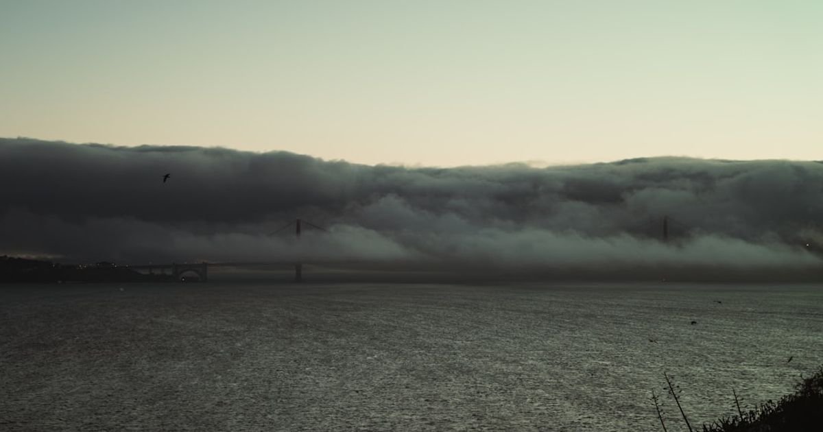 Smoke Transition VFX Prompt