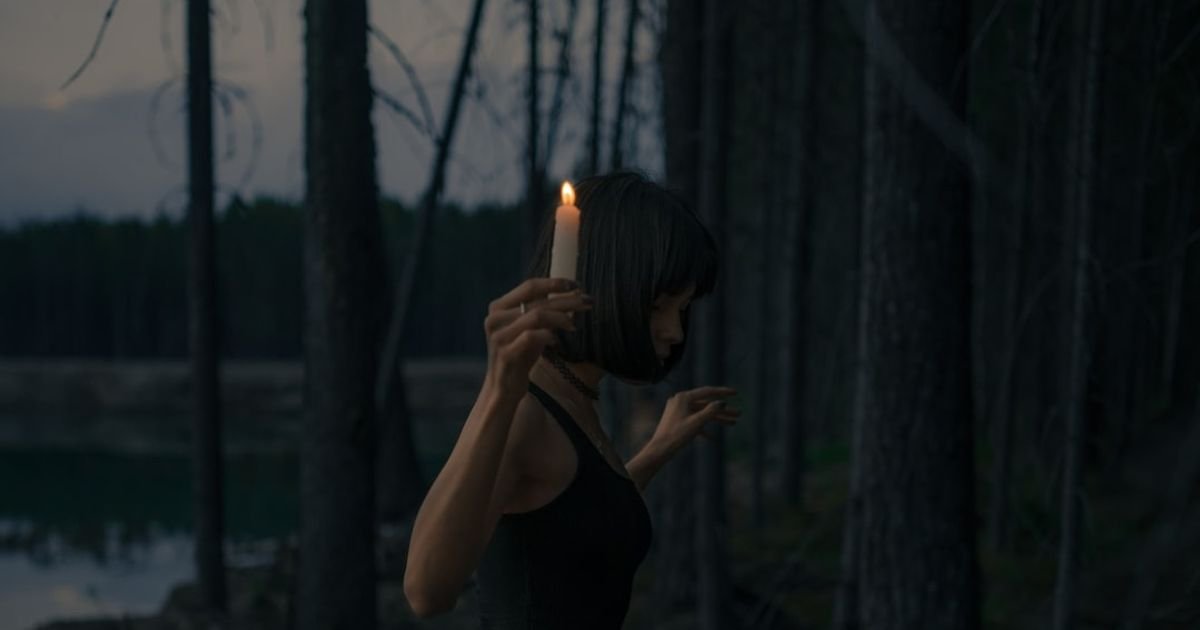 Soothing Candle Flame Flicker ASMR VFX Prompt
