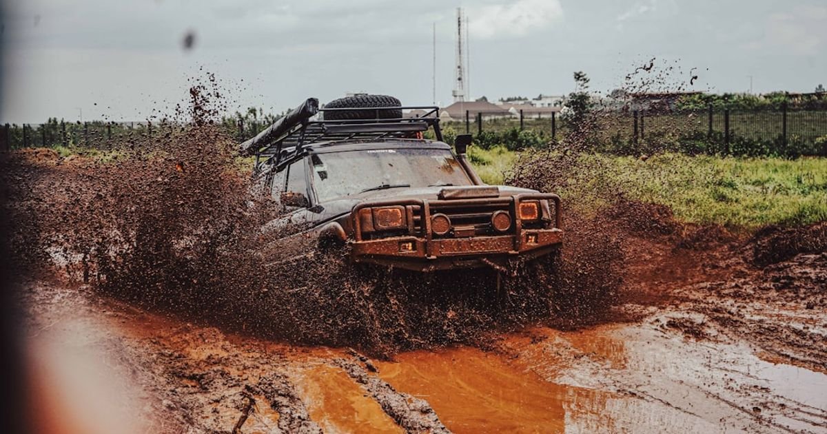 Tank Tread Mud Splash VFX Prompt