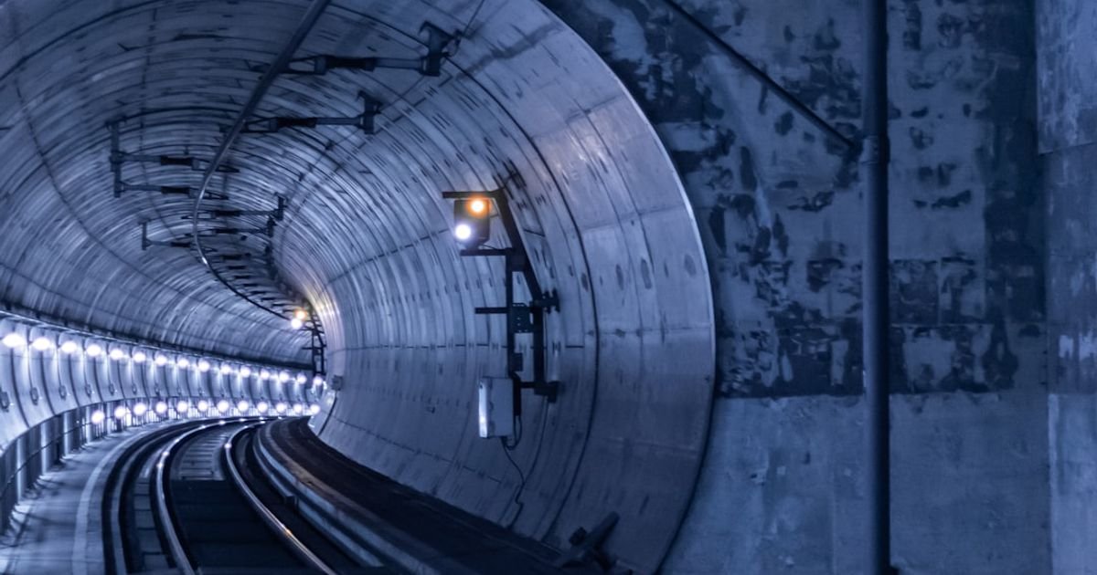 Teleportation Tunnel VFX Prompt
