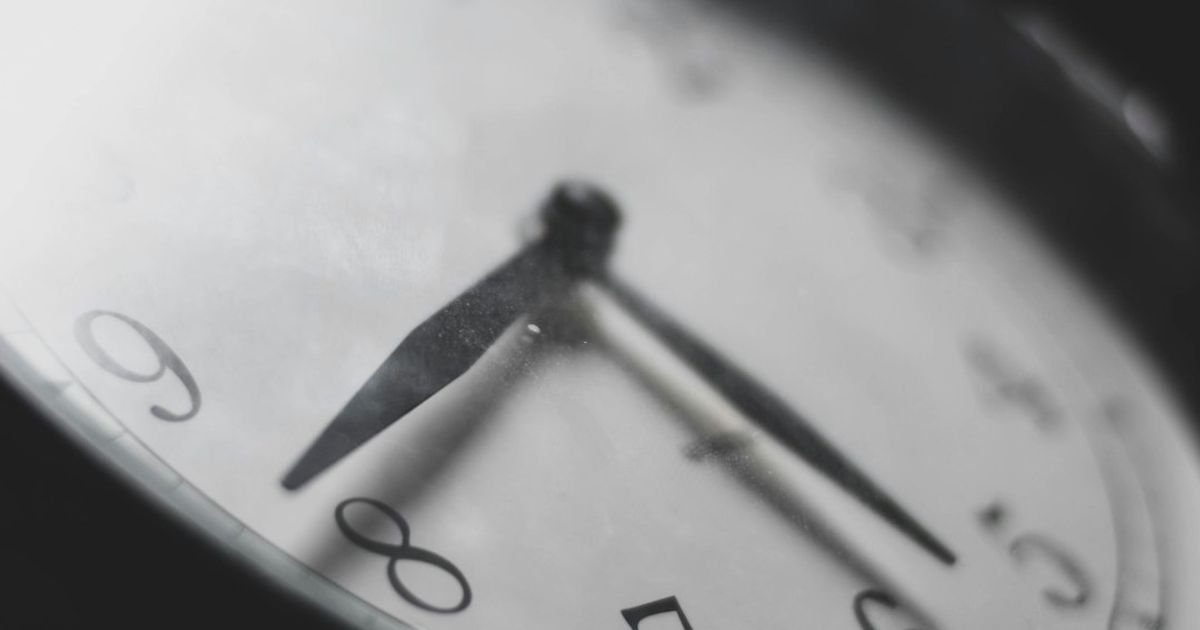 Time Fracture Shard VFX Prompt