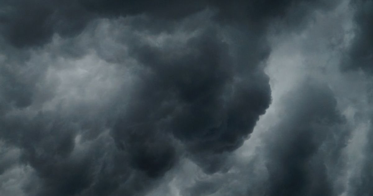Tornado and Storm Cloud VFX Prompt