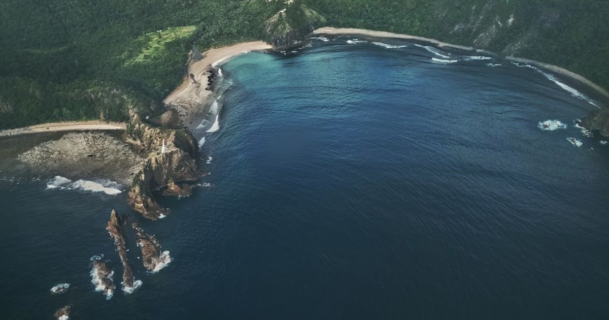 Tsunami Destruction VFX Prompt