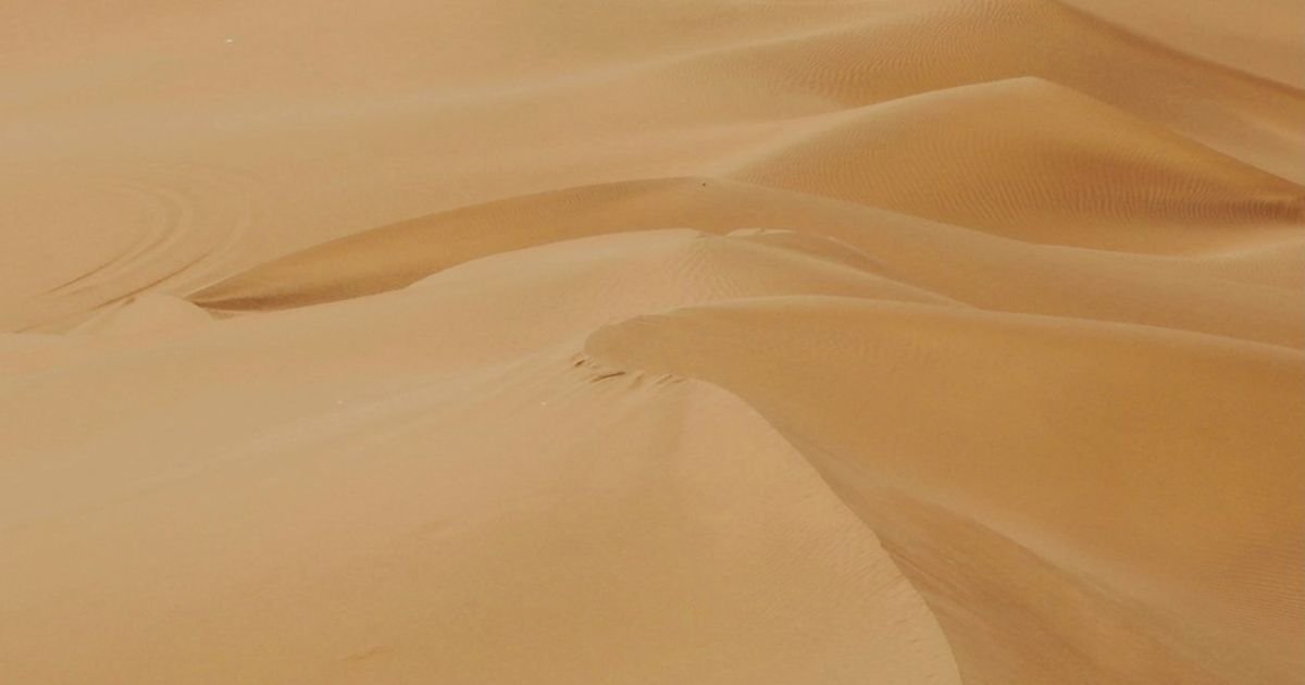 VEO 3 Prompt - Oracle of the Desert Sands