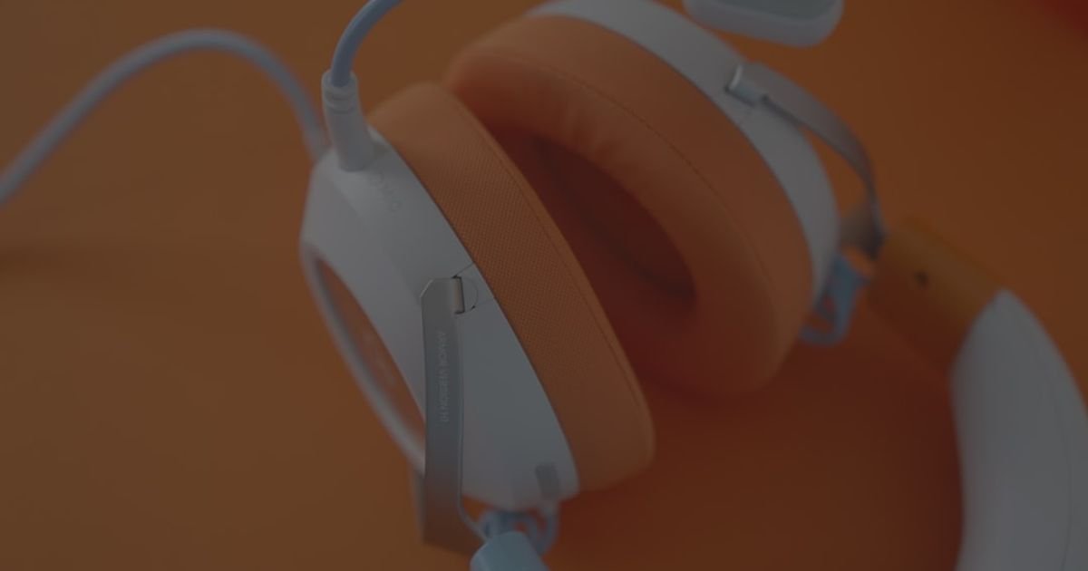 VEO 3 Prompt for Headphones Product Demo and Influencer Collaboration Video
